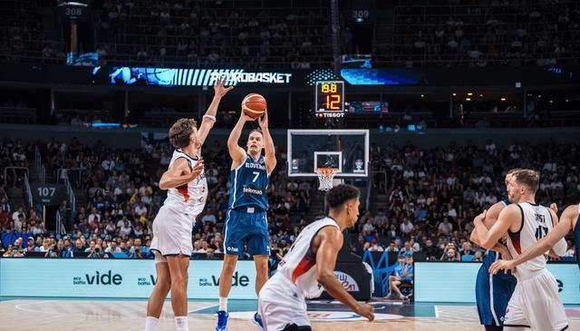 飙中一记关, 三分打铁 飙中一记关, 三分打铁