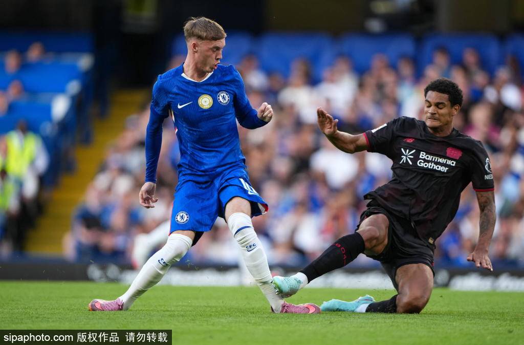 而伯恩茅斯, 战胜布莱顿, 伯恩茅斯 而伯恩茅斯, 战胜布莱顿, 伯恩茅斯