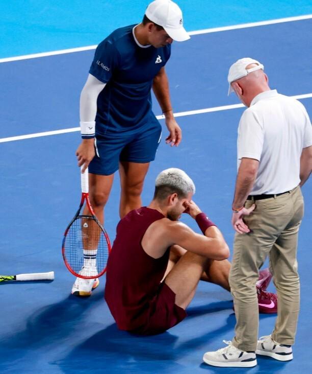 落两盘击败 落两盘击败