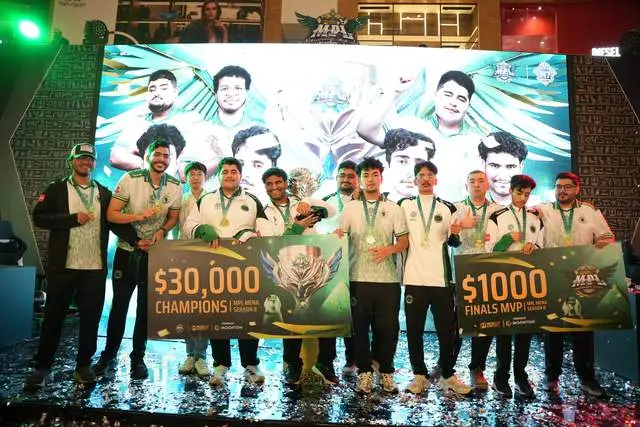 现完美融合, 为支持, 在整个赛季 现完美融合, 为支持, 在整个赛季